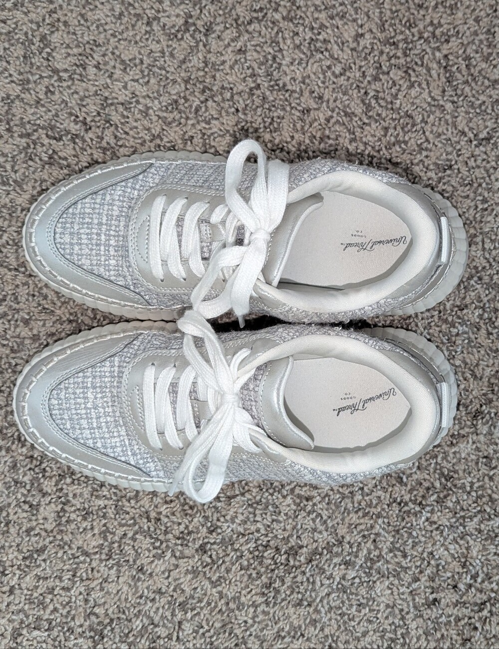 Universal Thread Womens Silver-Gray Sneakers 6.5 - Picture 4 of 5